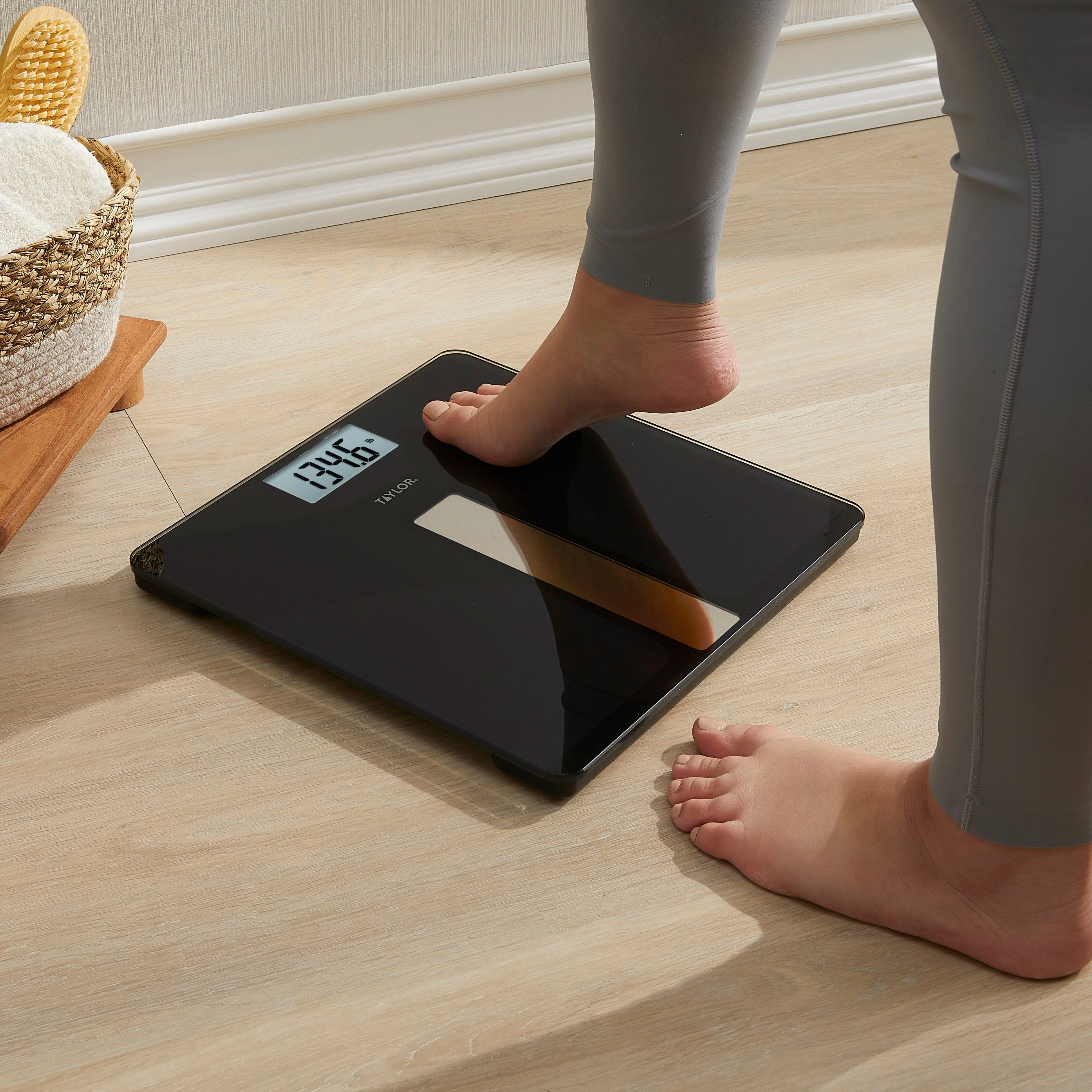 Digital Light-Powered Bath Scale - Image 2